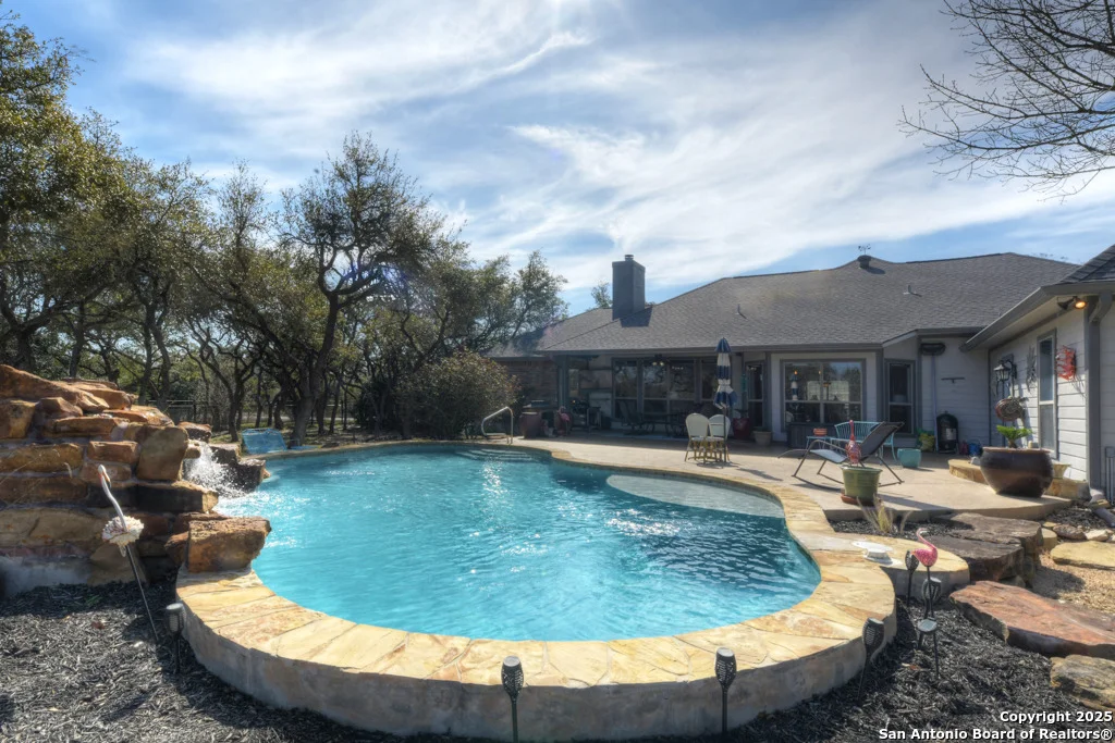 Photo of 2390 FRONTIER