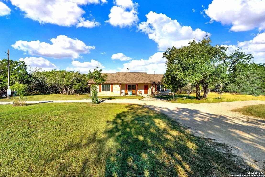Photo of 1616 RIVER TRAIL RD