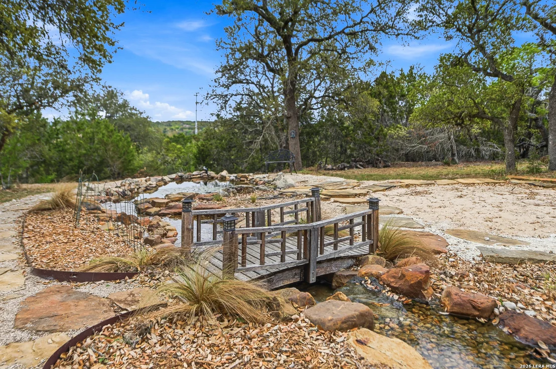 Photo of 752 Taylor Pt