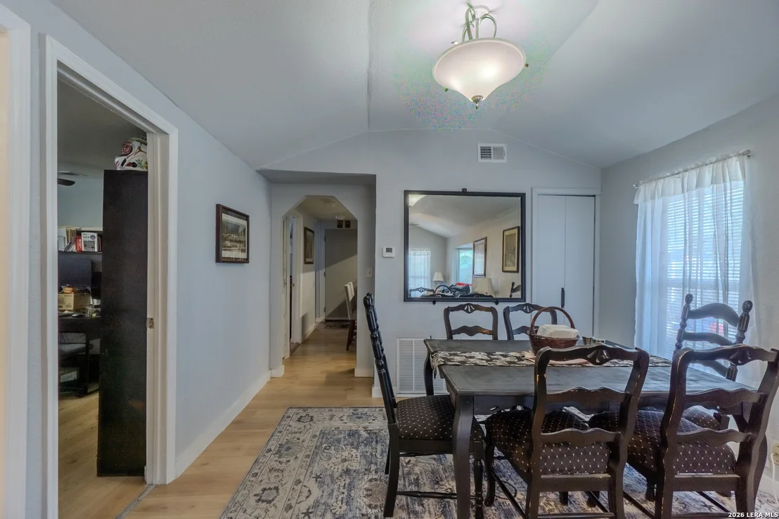 Photo of 1203 Vickers
