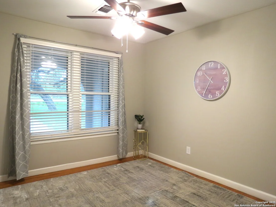 Photo of 490 Horton