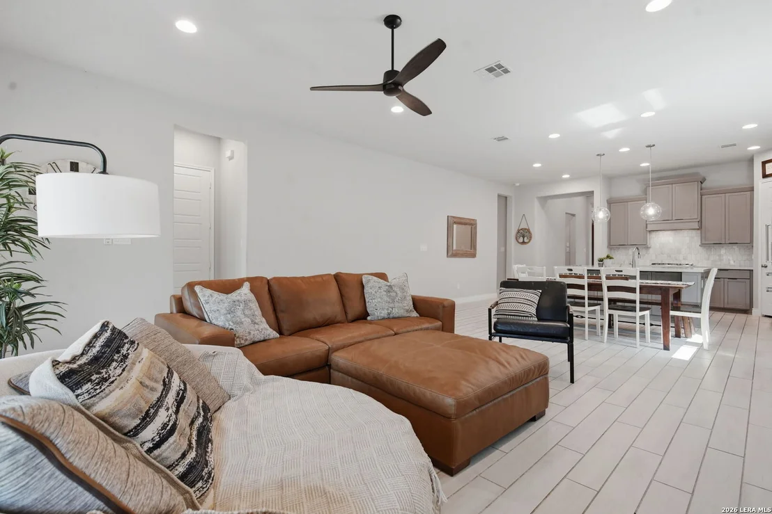 Photo of 311 Navarro