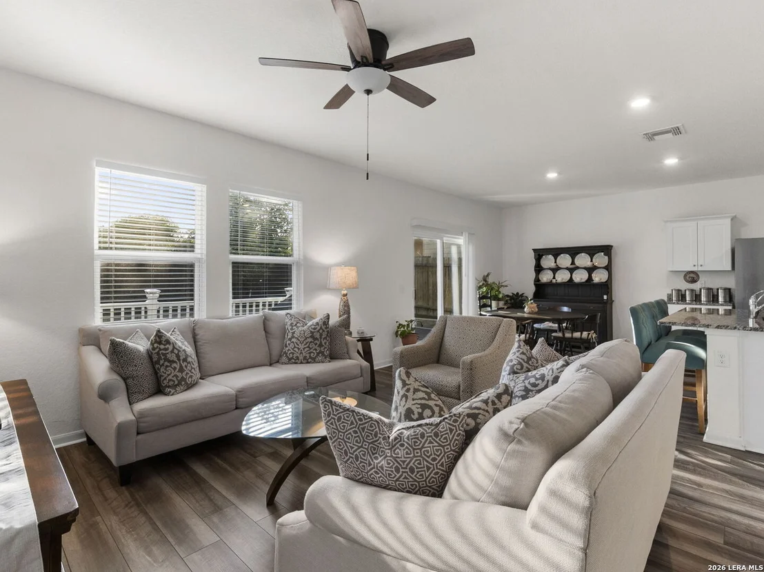 Photo of 4905 Hallies Garden