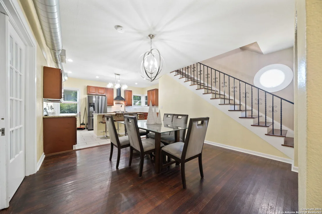Photo of 348 THOMAS JEFFERSON DR