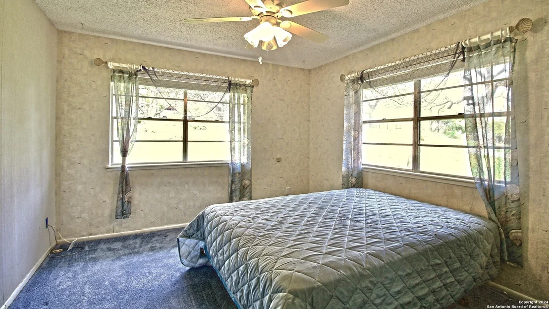 Photo of 116 CRESTVIEW DR
