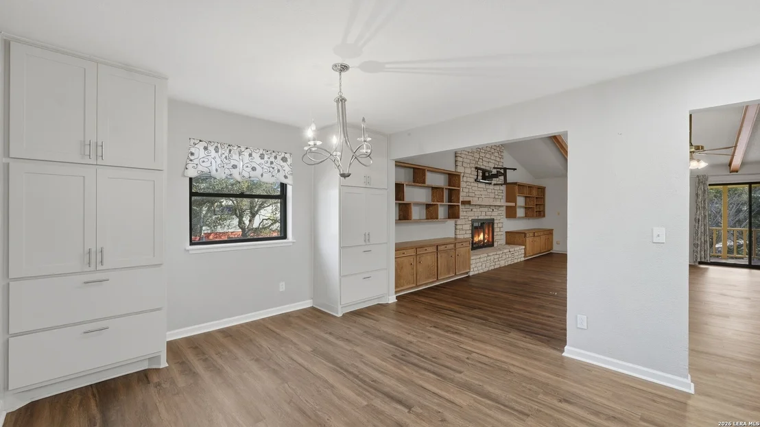 Photo of 132 W Outer Dr