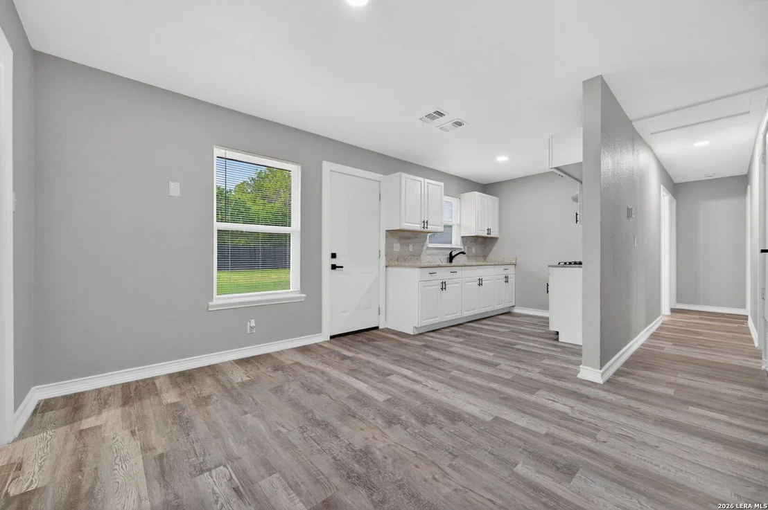 Photo of 5871 Castle Lk