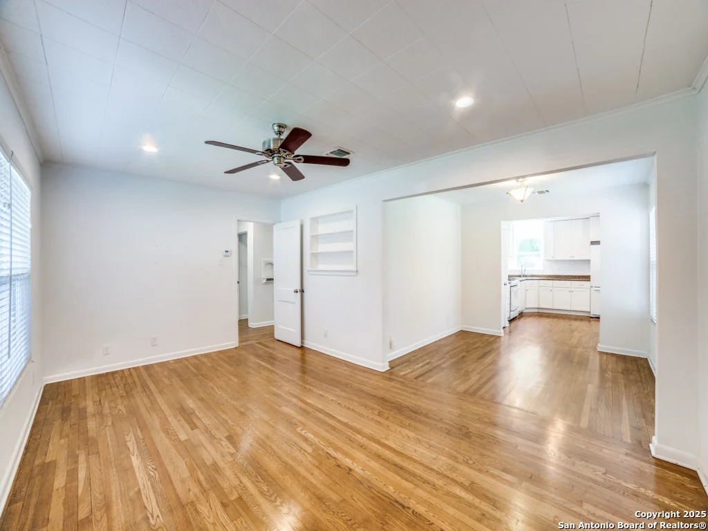 Photo of 130 Vaughan Pl