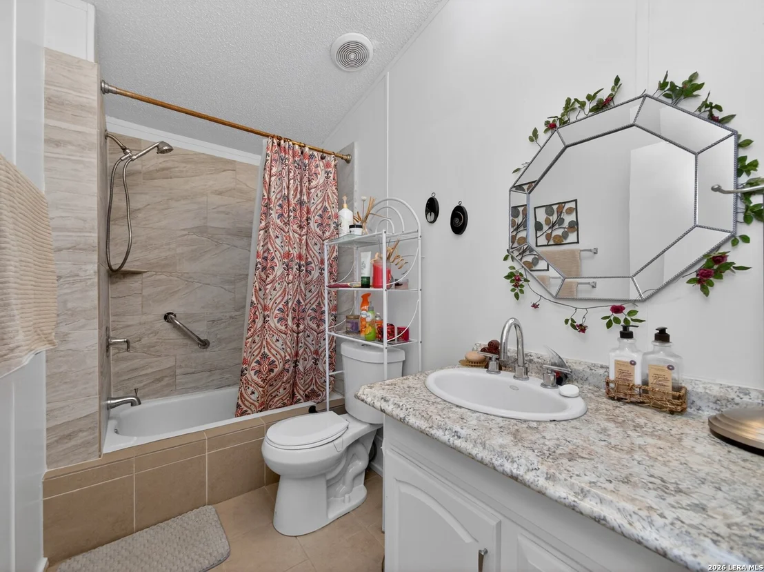 Photo of 953 Forest Oaks Dr