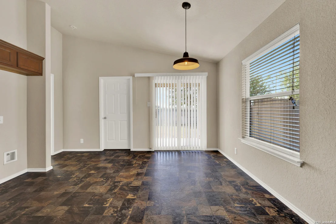 Photo of 566 BRIGGS DR