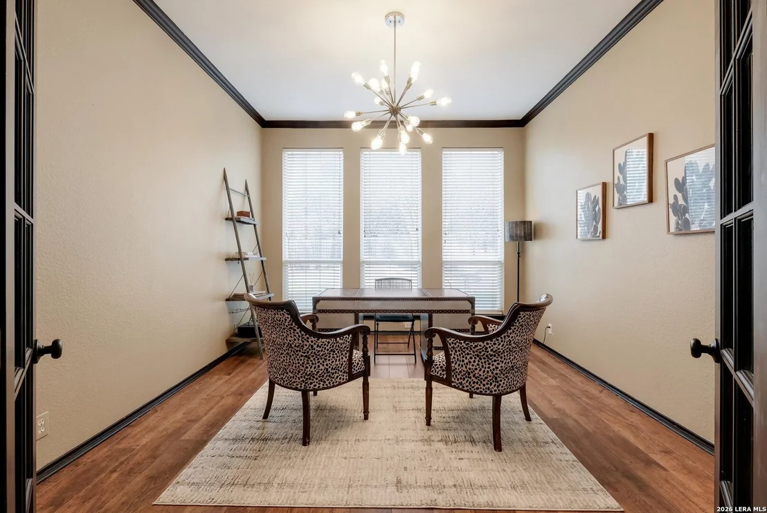 Photo of 823 Peg Oak