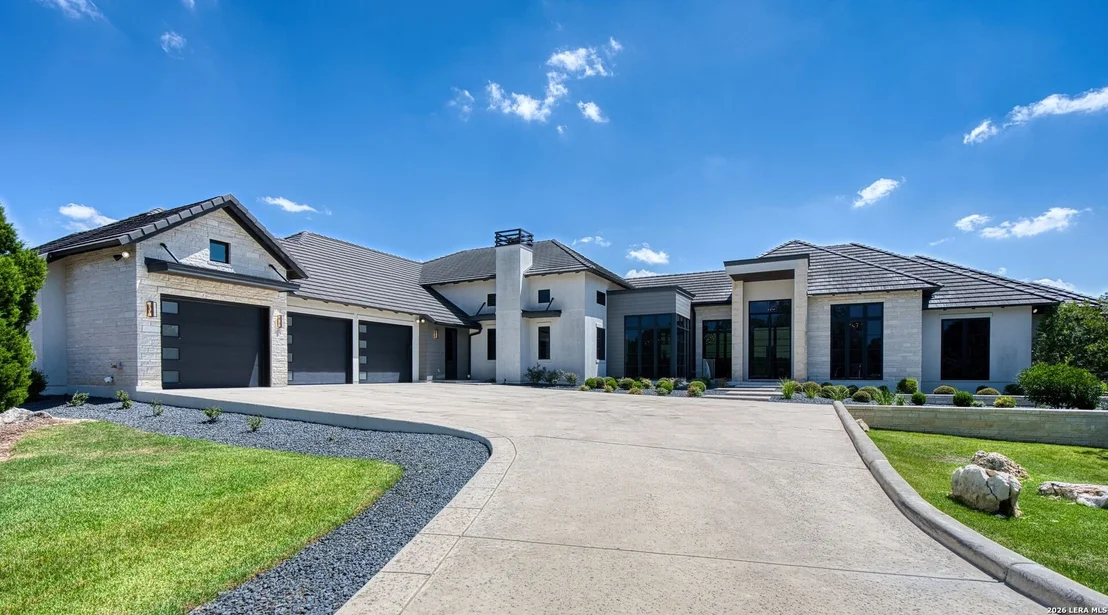 Photo of 121 Greystone Pt