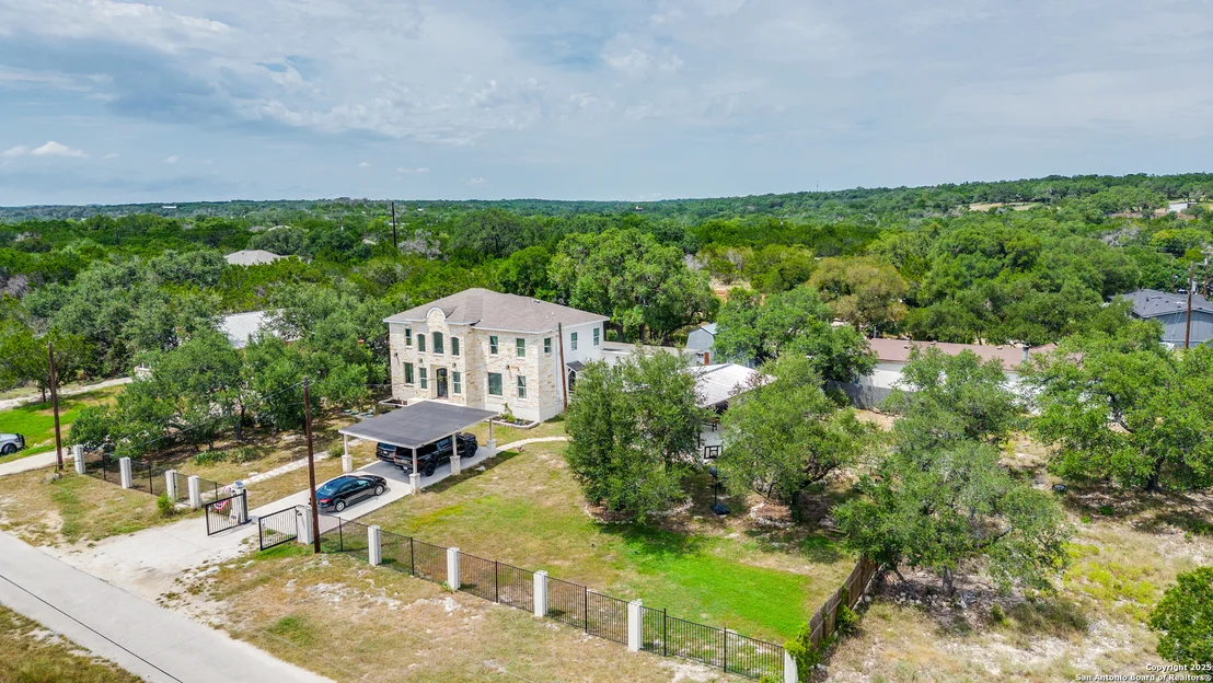 Photo of 1071 Hidden Valley