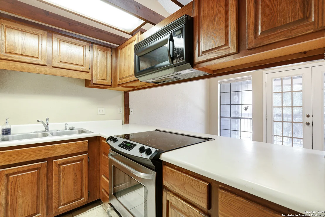 Photo of Unit 224 at 8633 Datapoint