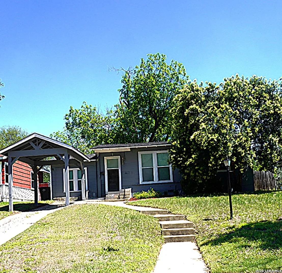 Photo of 411 Devonshire Dr