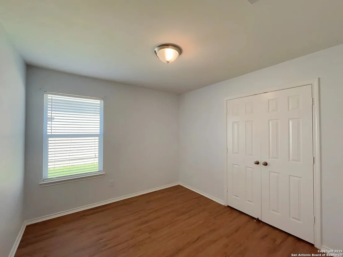 Photo of 4418 Semora Oak