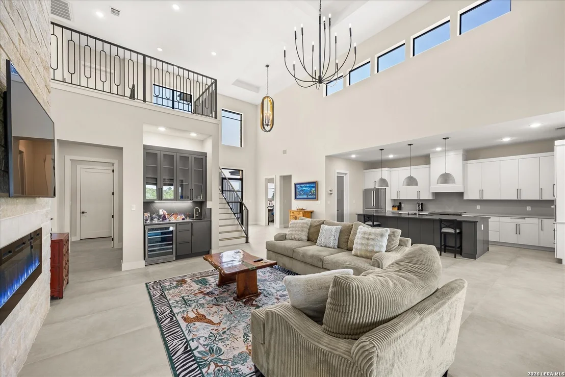 Photo of 330 PRESTON TRL