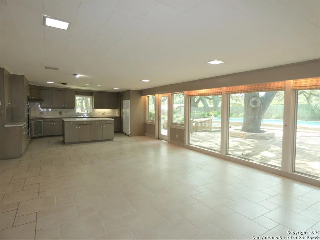 Photo of 52 Encino Loma