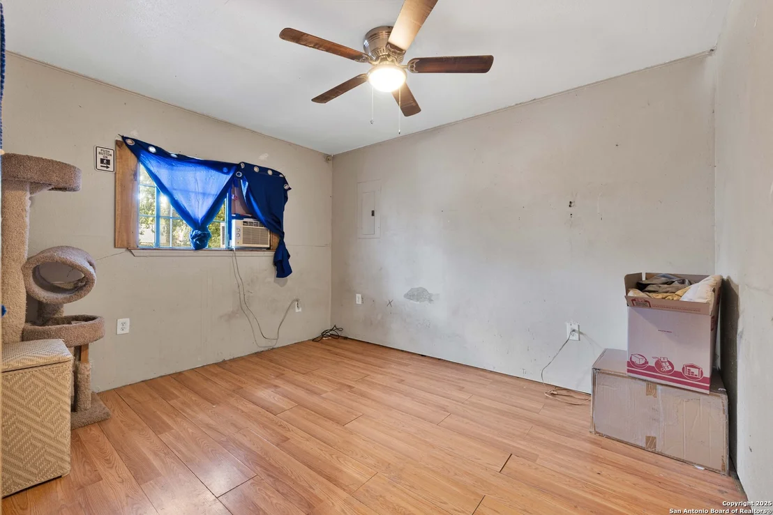 Photo of 6718 Pear Tree