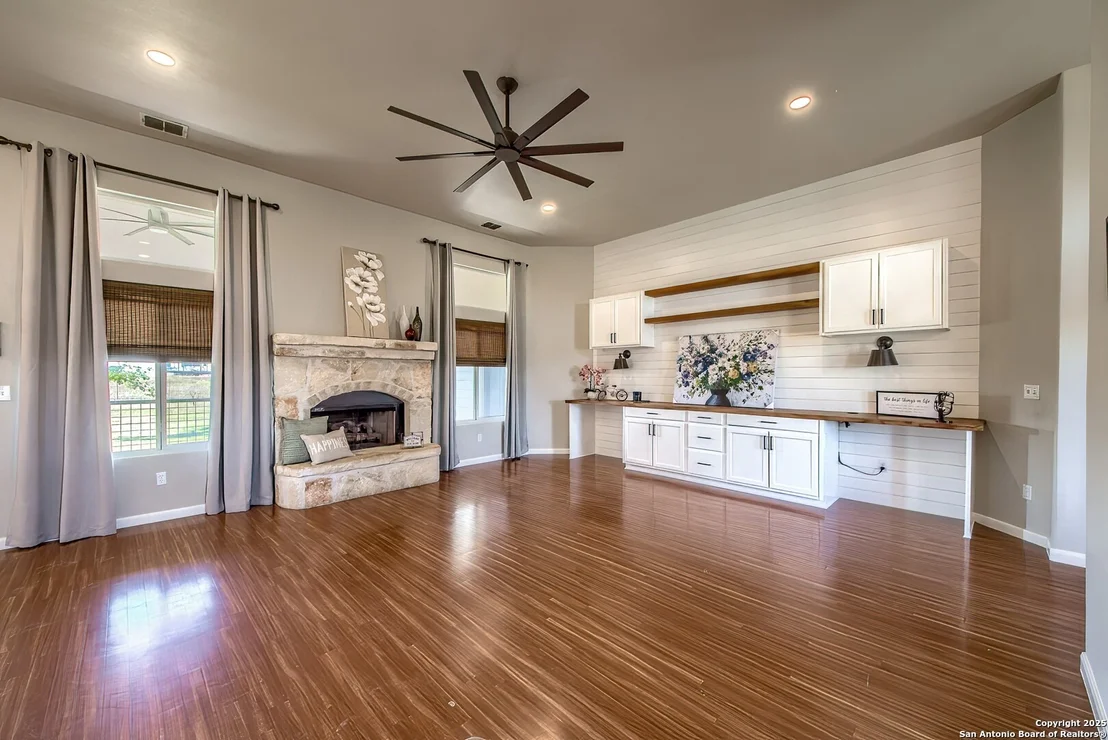 Photo of 240 Glory Lane