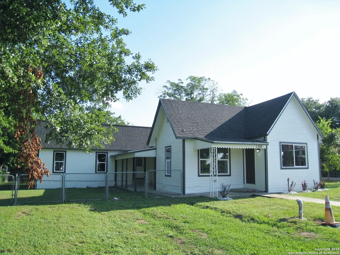 Photo of 100 NW 3RD ST