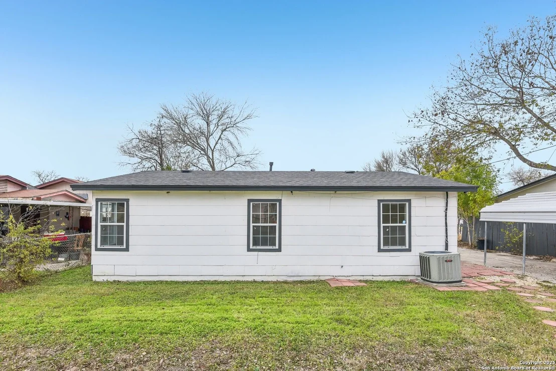 Photo of 843 Deely Place
