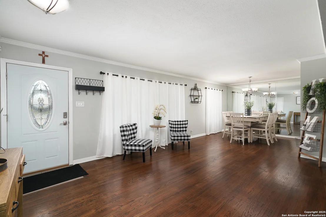 Photo of 311 Redcliff