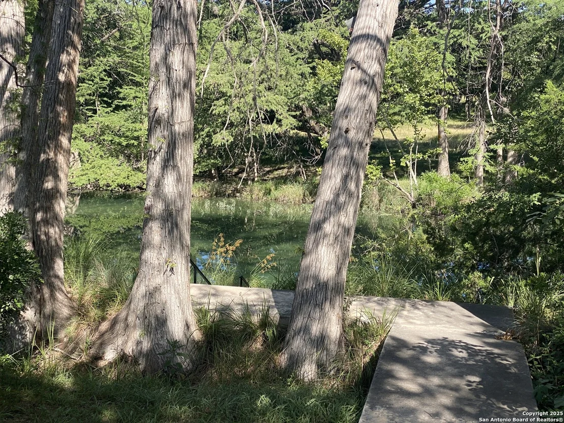 Photo of 935 Ridge Loop
