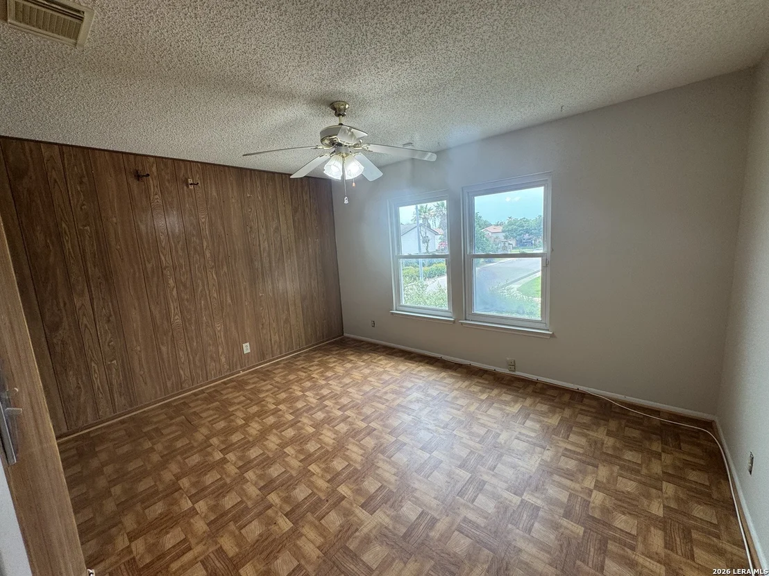 Photo of 7702 Chatsworth