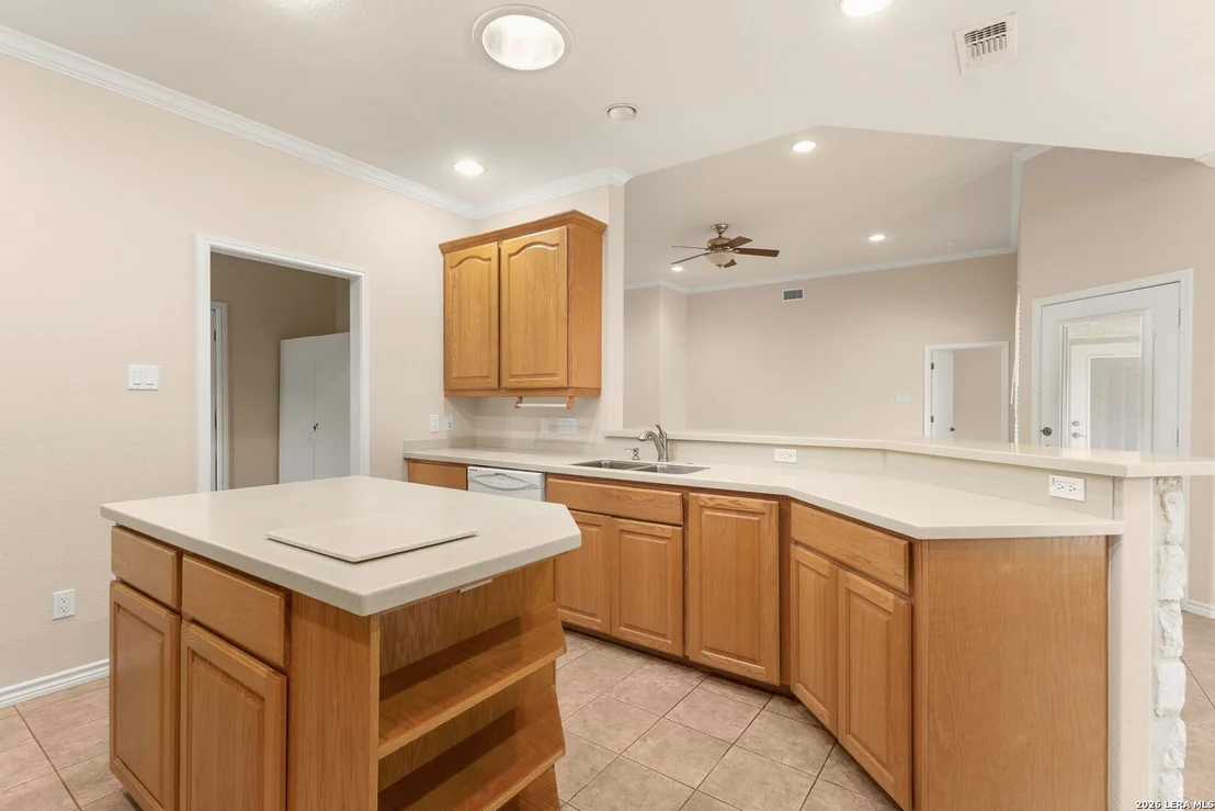 Photo of 809 Saint James