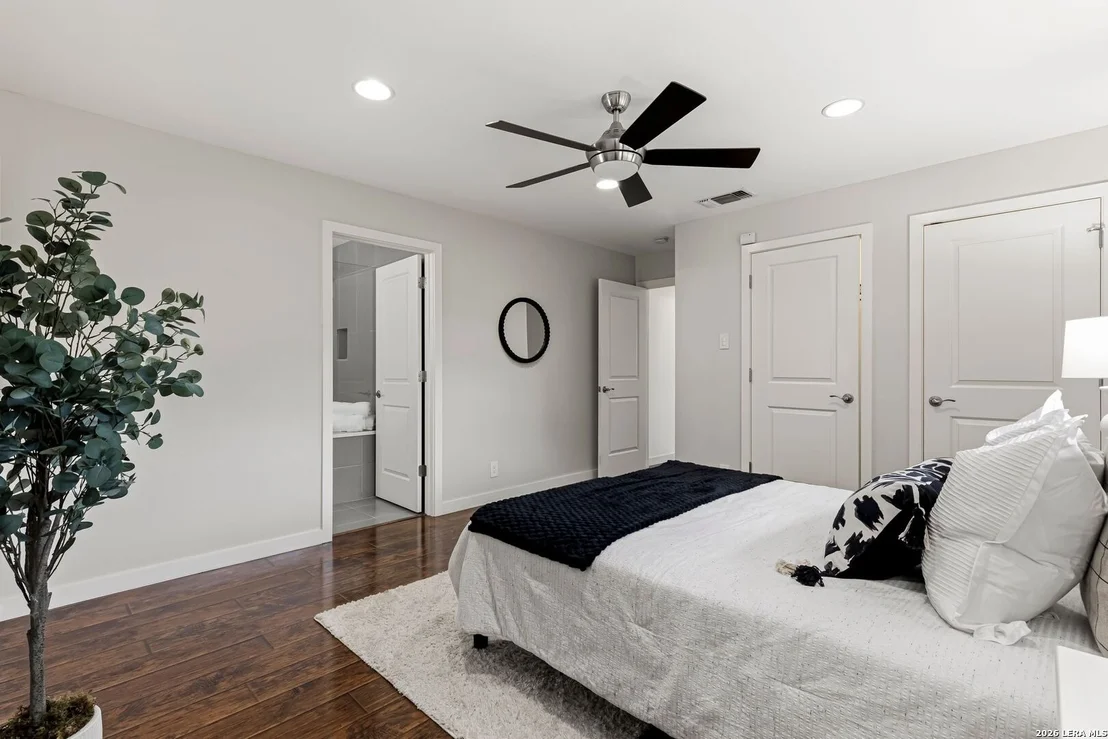 Photo of 3918 OAK TRL