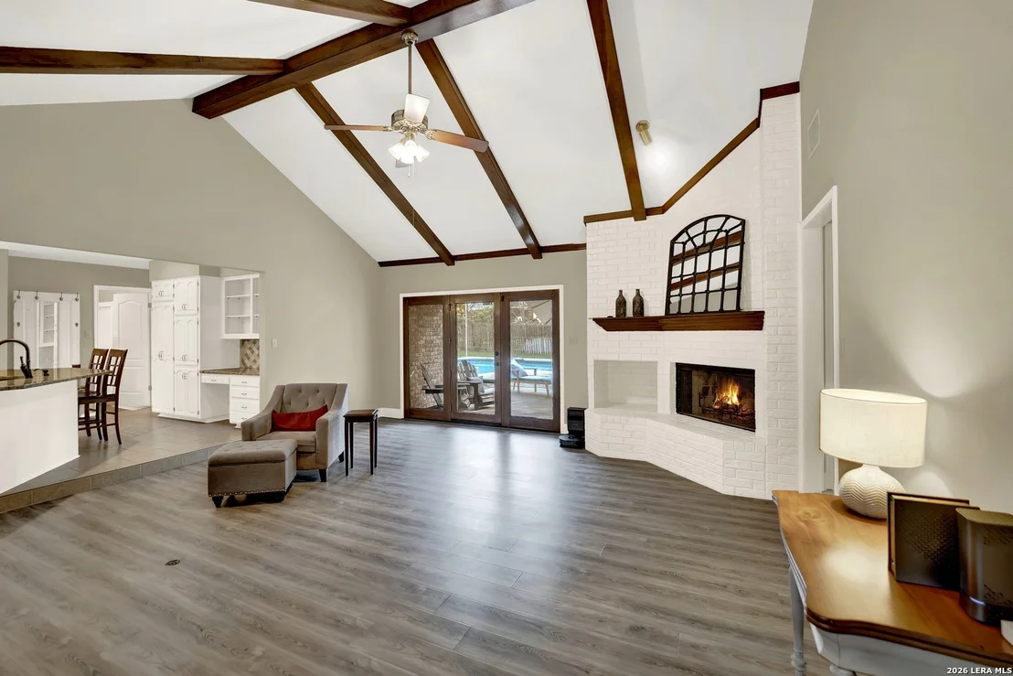 Photo of 1512 OAK TREE CIR