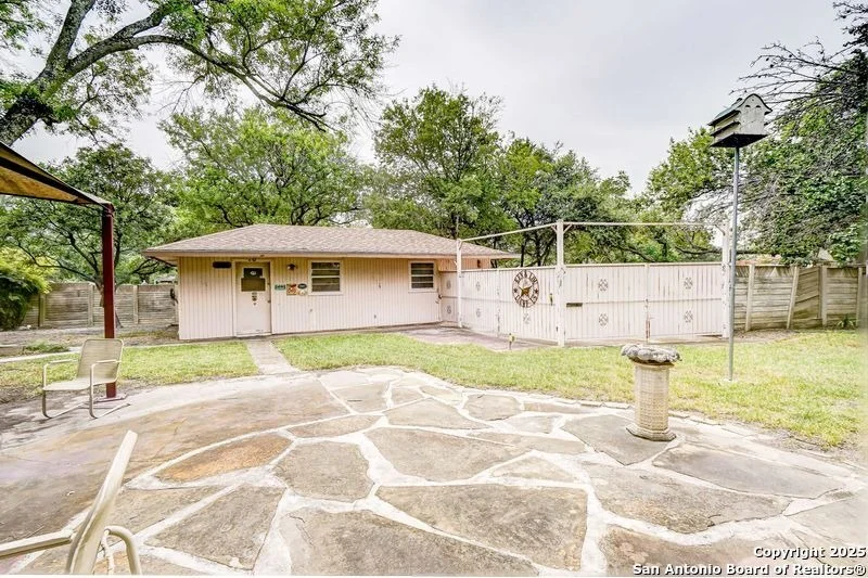 Photo of 501 Balfour