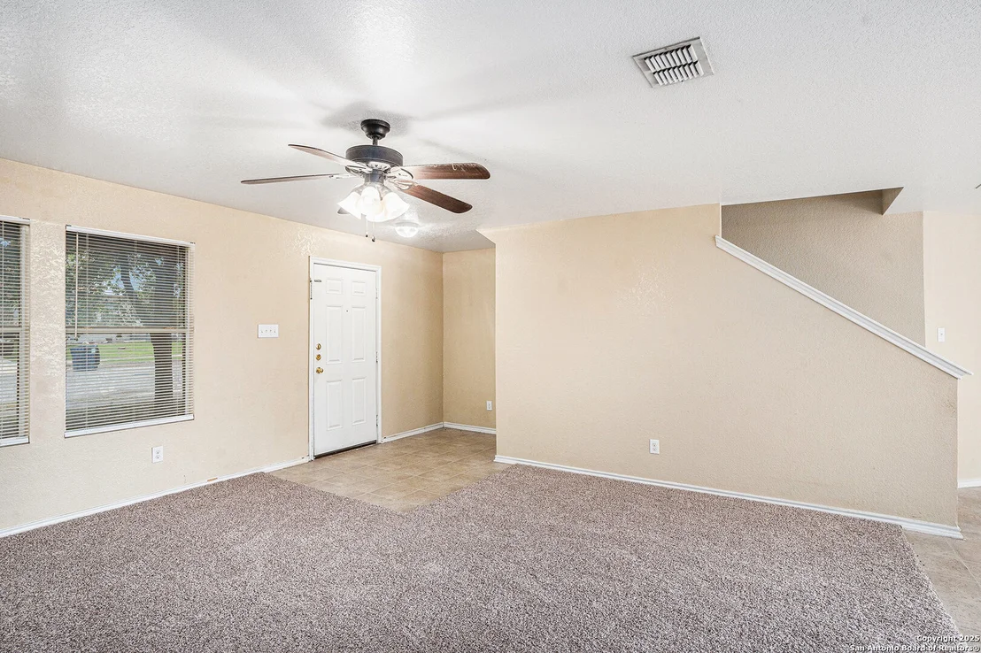 Photo of 237 Hinge Chase