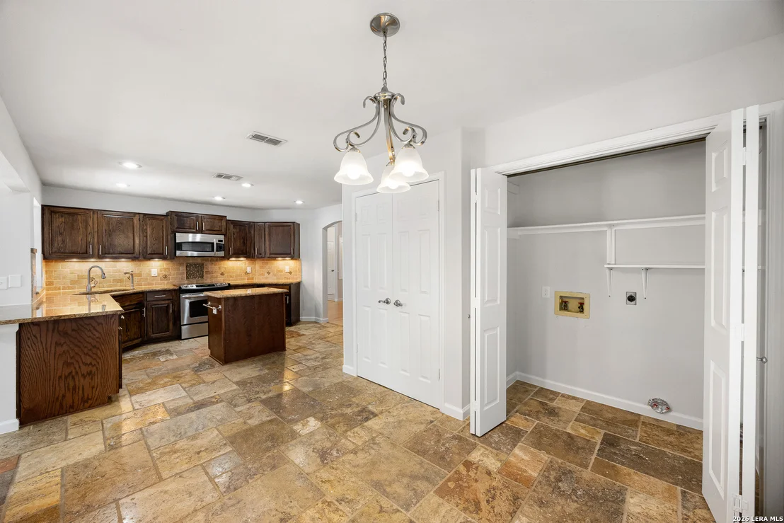 Photo of 25003 SUMMIT HOLW