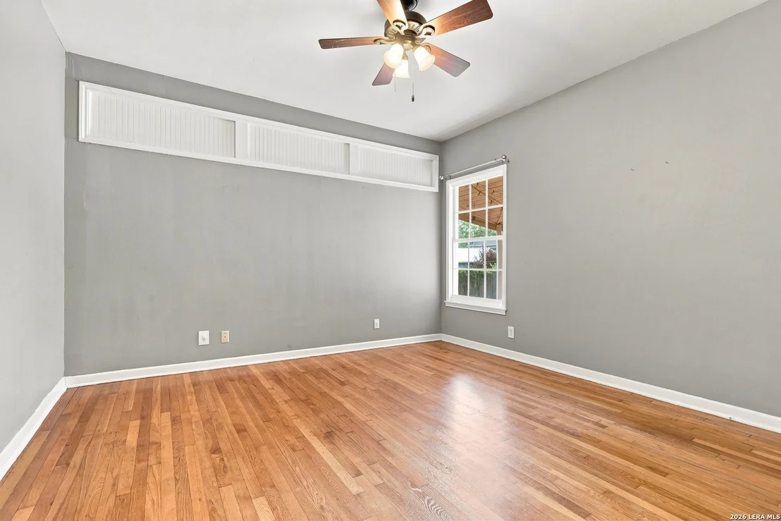 Photo of 336 NORTH DR