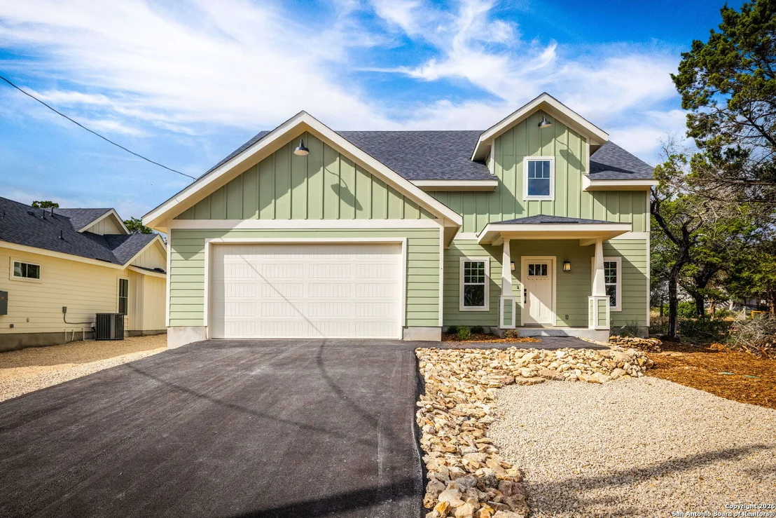 Photo of 1672 Hillcrest Forest