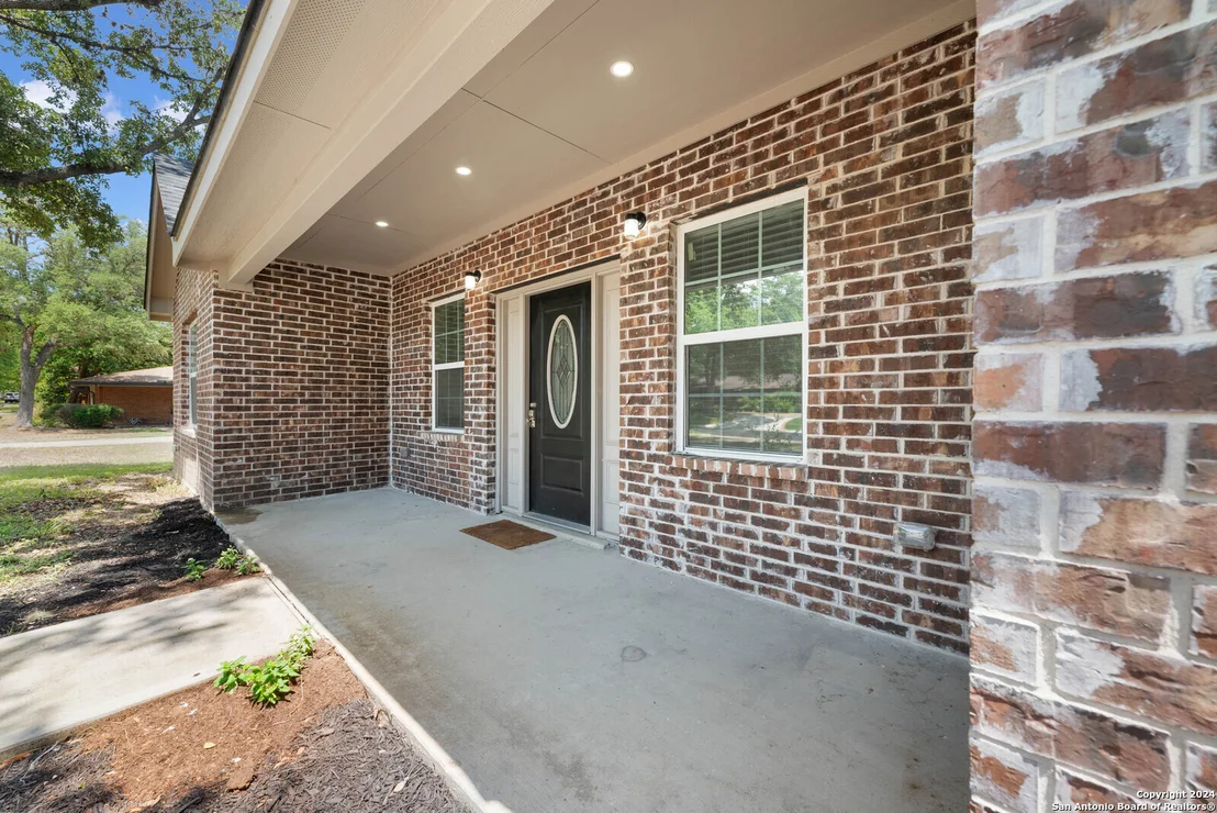 Photo of 210 GLENTOWER DR