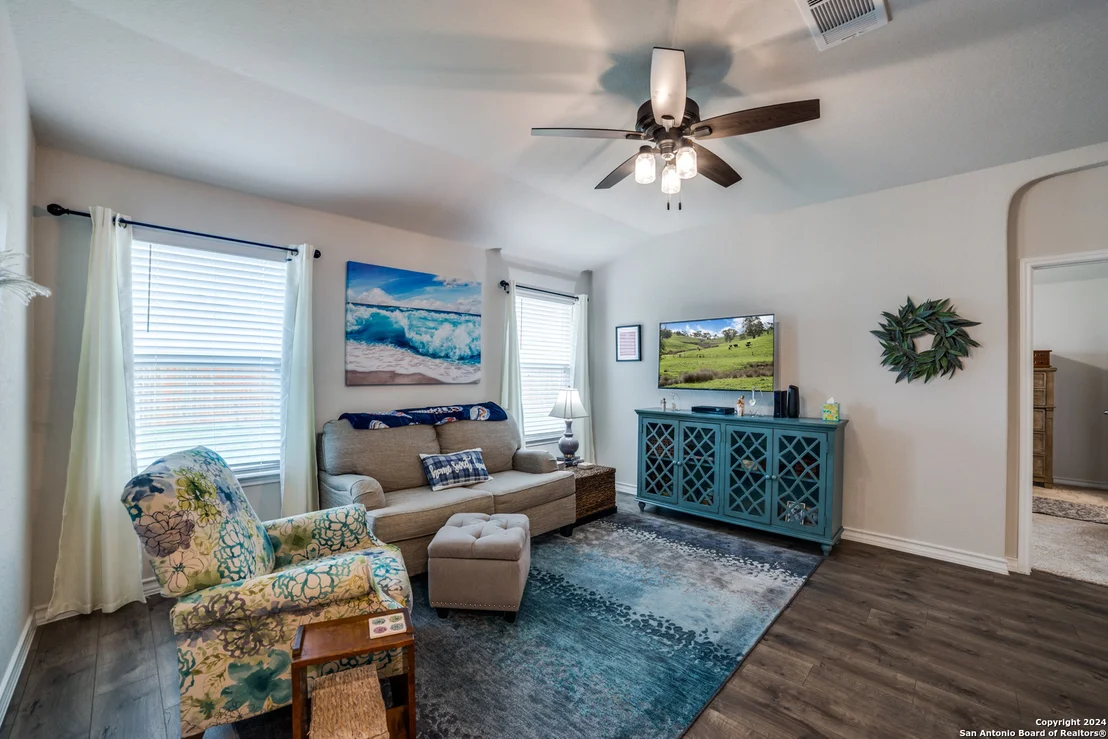 Photo of 414 SABINE RIV