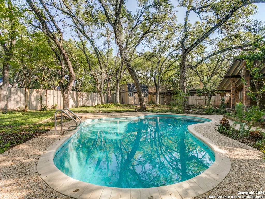 Photo of 10111 iron oak