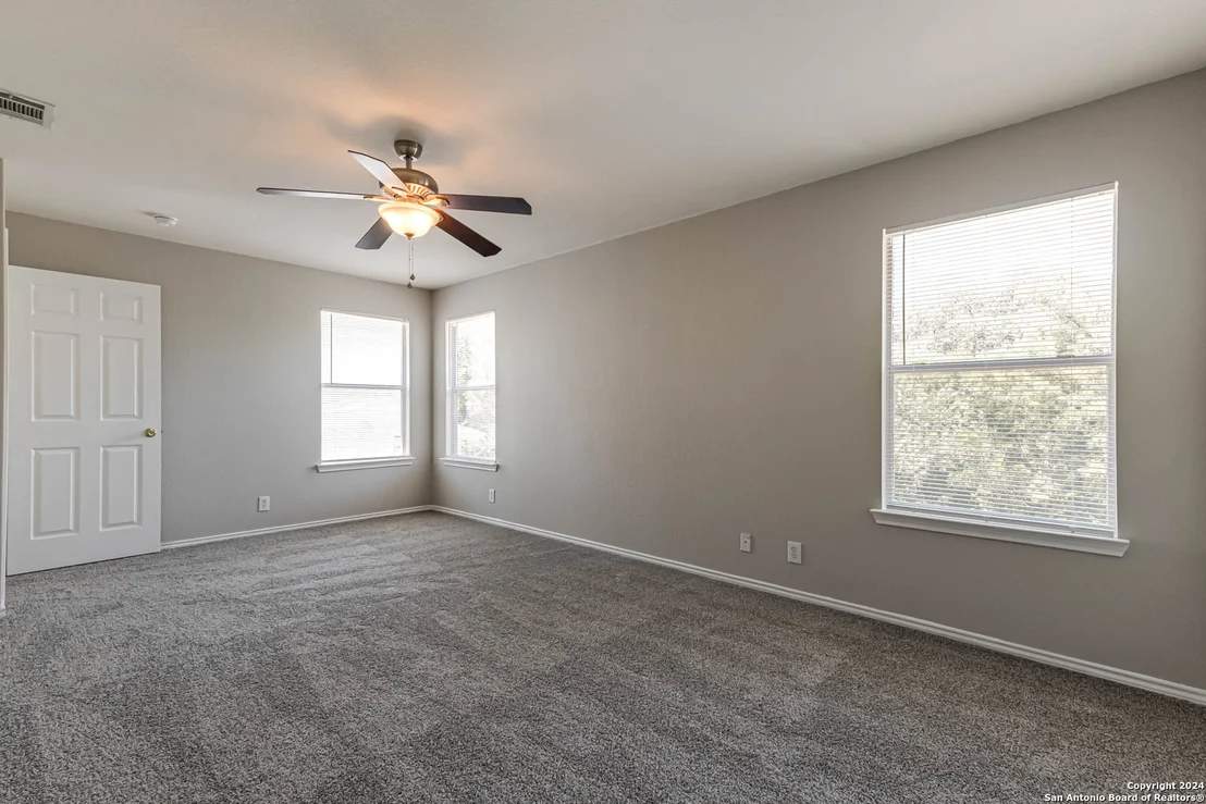 Photo of 1039 DAFFODIL WAY