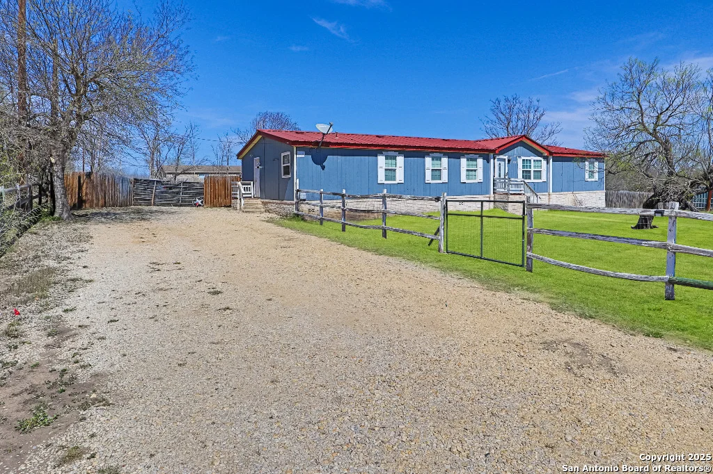 Photo of 230 County Road 5633