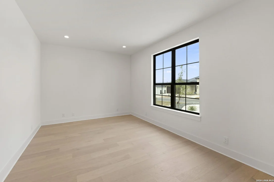 Photo of 258 Hannah