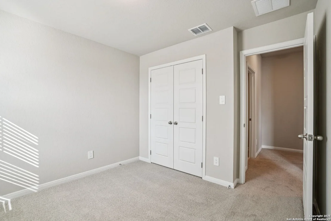 Photo of 10295 King Robert