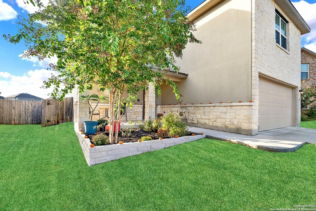 Photo of 8702 Addison Rdg