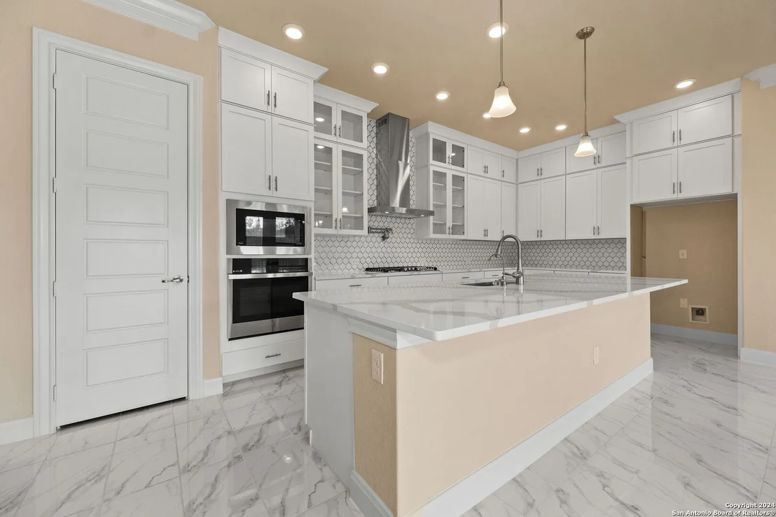 Photo of 4014 BALENTINE