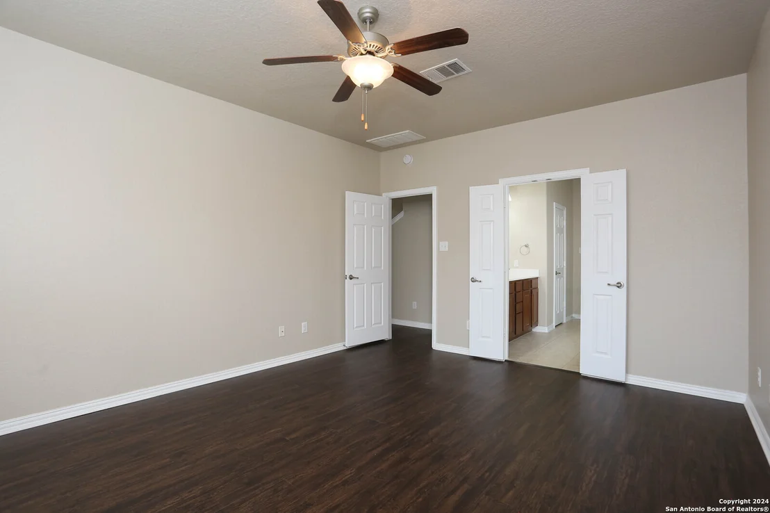 Photo of 526 Point Meadows
