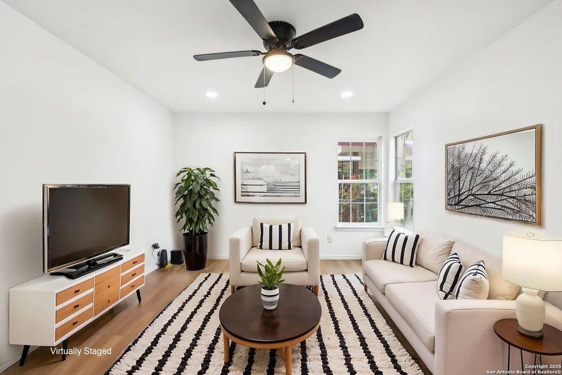 Photo of 843 Deely Place