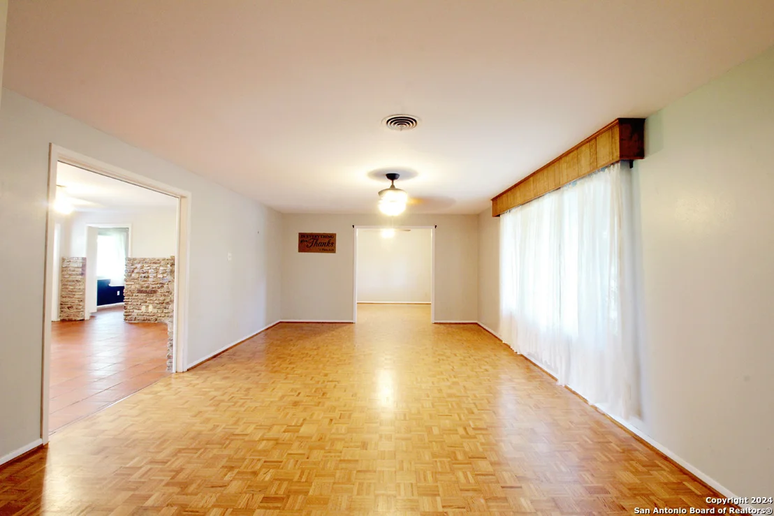 Photo of 718 WINDROCK DR