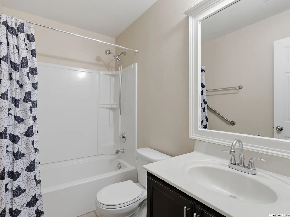 Photo of 414 WALNUT CRST